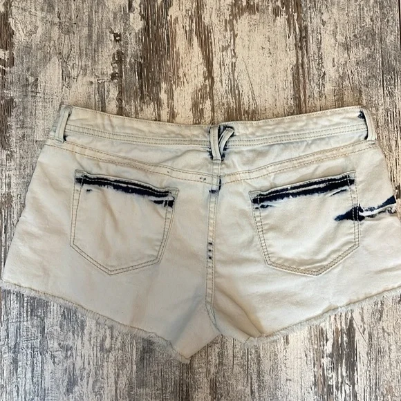 No Boundaries Junior Shorts Size 11 - Picture 7 of 7